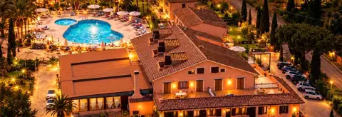 Tenuta Elisabetta illuminata di sera